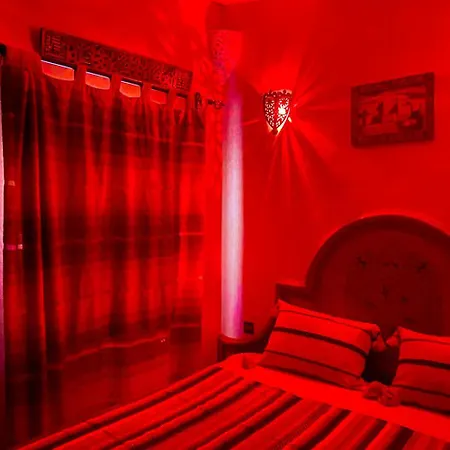 Riad Zineb Prive Trois Etage Trois Piscines Et Jacuzzi Marrakesh Exterior photo